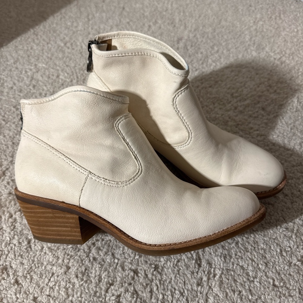 Sofft Aisley Beige Leather Ankle Boots Leather Zip Booties Size 6.5 - Picture 7 of 13
